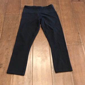 Black cropped leggings